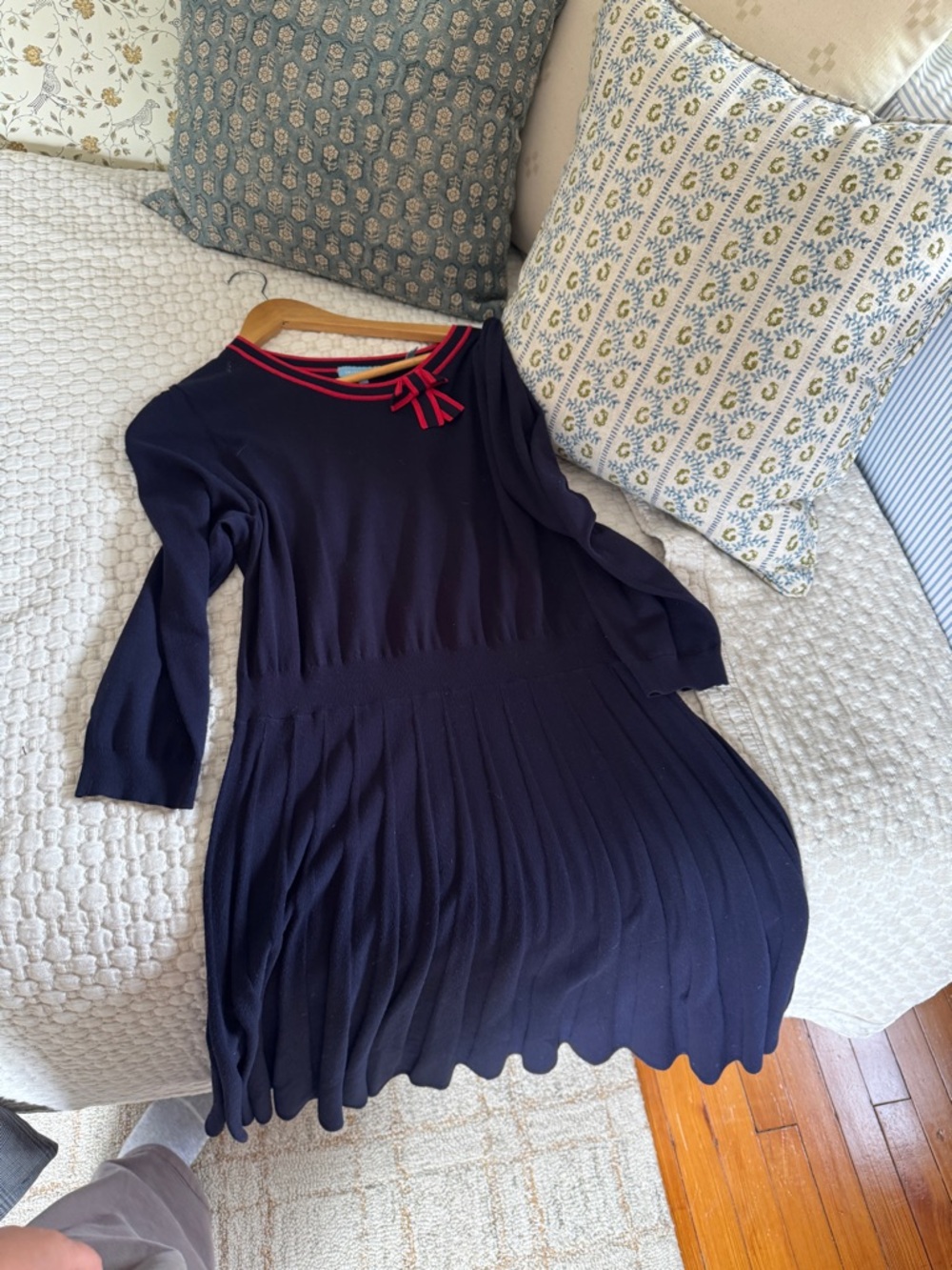 Draper James 1x Navy Dress with Red Trim and Bow - Picture 2 of 3